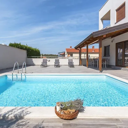 In Near Volme アパート