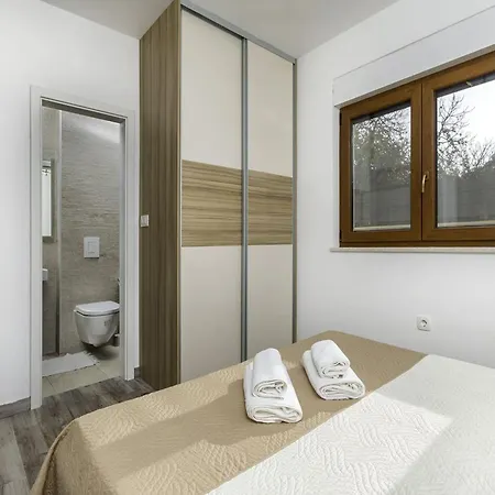 In Near Volme アパート *